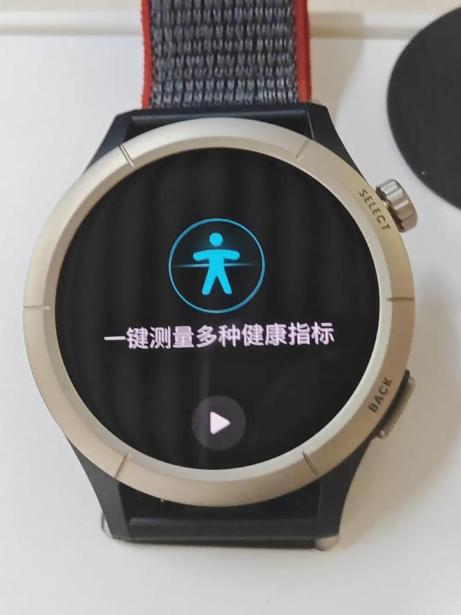 华米Cheetah Pro会是你下个赛场好队友吗？MG电子试玩1500元跑表首选？Amazfit(图11)